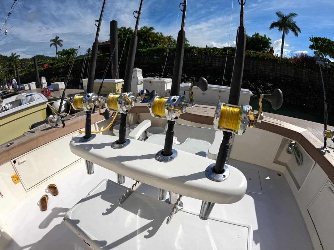 CRUNCH’EM – 48′ Custom